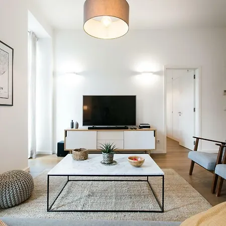 Urban Chic In The Heart Of Historic Apartmán