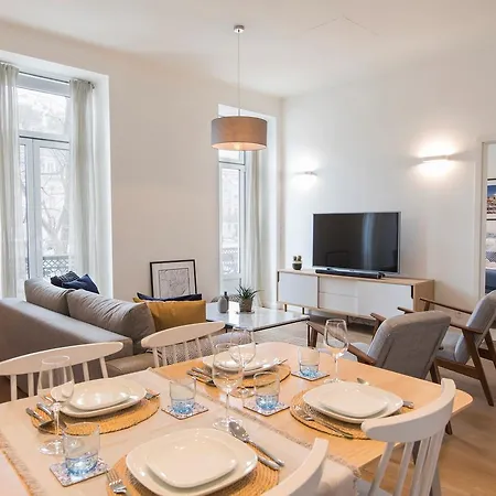 Urban Chic In The Heart Of Historic *