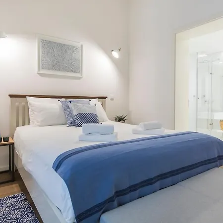 Urban Chic In The Heart Of Historic *