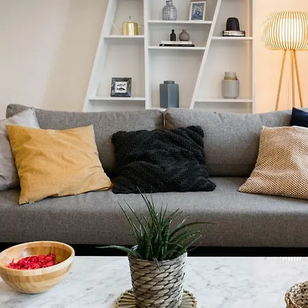 Urban Chic In The Heart Of Historic Apartment Lisbon